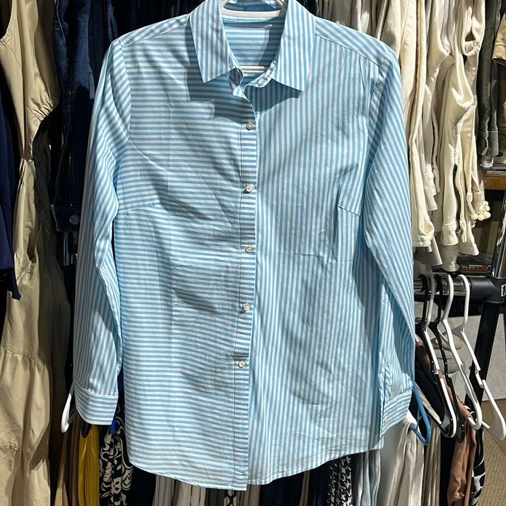 J. McLaughlin powder blue striped blouse. Size S.